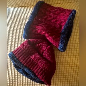 Kids Cozy hat and neck warmer set.